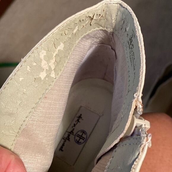 Hot in Hollywood Womens Winter White Booties with Spat Covers, Size 7.5M - Picture 9 of 16